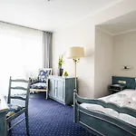 Holsteiner Hof - Timmendorfer Отель Тиммендорфер-Штранд