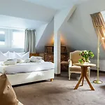 Отель Holsteiner Hof - Timmendorfer 4*