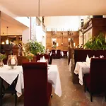 Отель Holsteiner Hof - Timmendorfer 4*