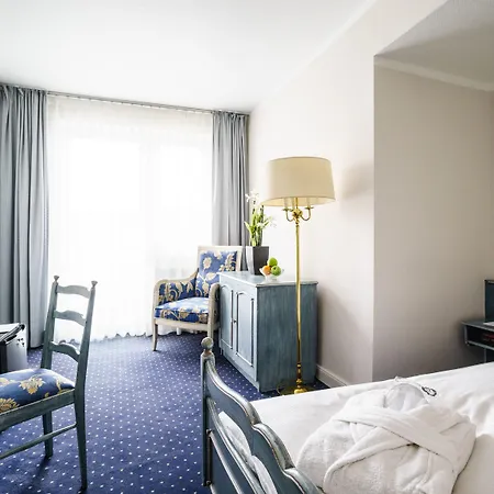 Holsteiner Hof - Timmendorfer Szálloda 4*