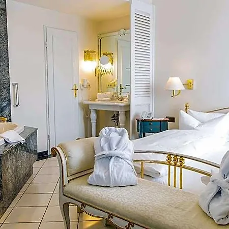 Holsteiner Hof - Timmendorfer Szálloda 4*