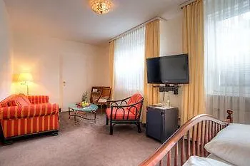 Отель Holsteiner Hof - Timmendorfer Тиммендорфер-Штранд